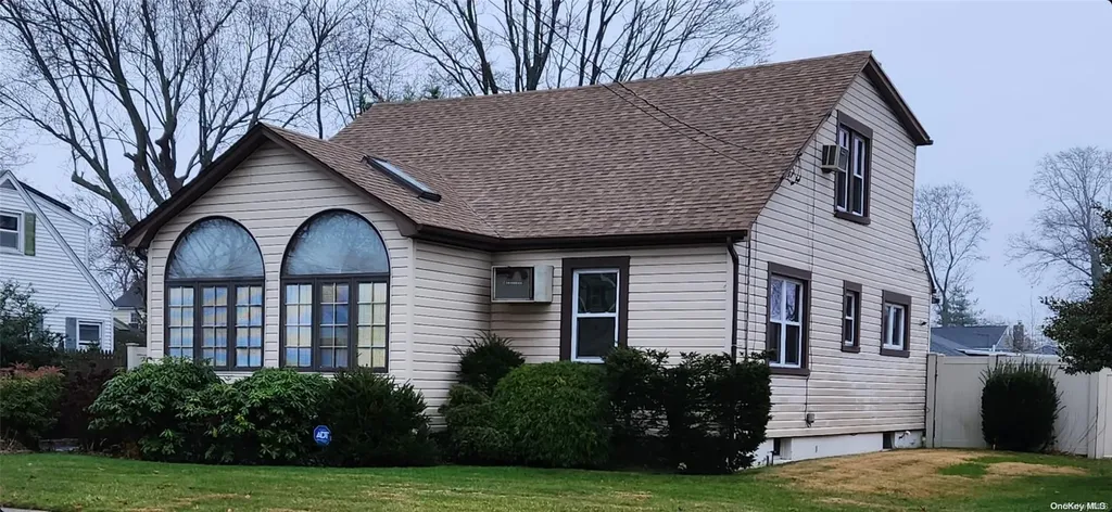 14 Henry Avenue Babylon NY 11702
