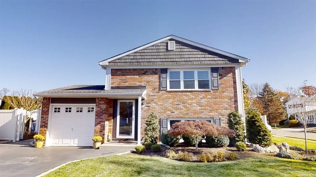 72 Avis Drive Holbrook NY 11741