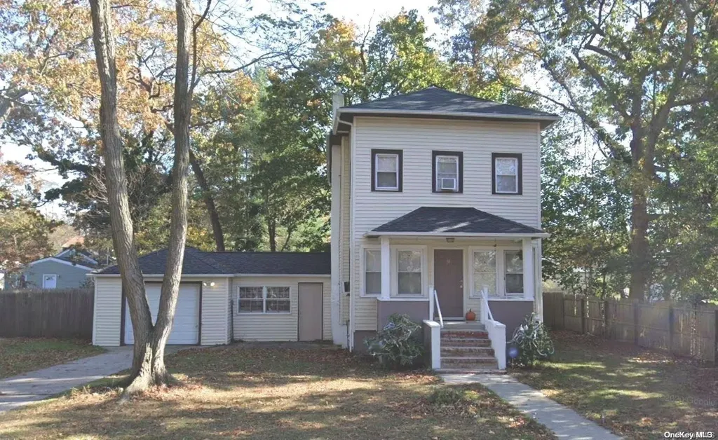 11 Dana Avenue Mastic NY 11950