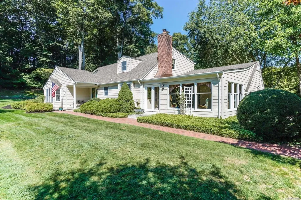 19 Eckernkamp Drive Smithtown NY 11787