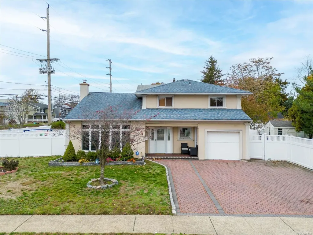 2431 Cliff Lane North Bellmore NY 11710