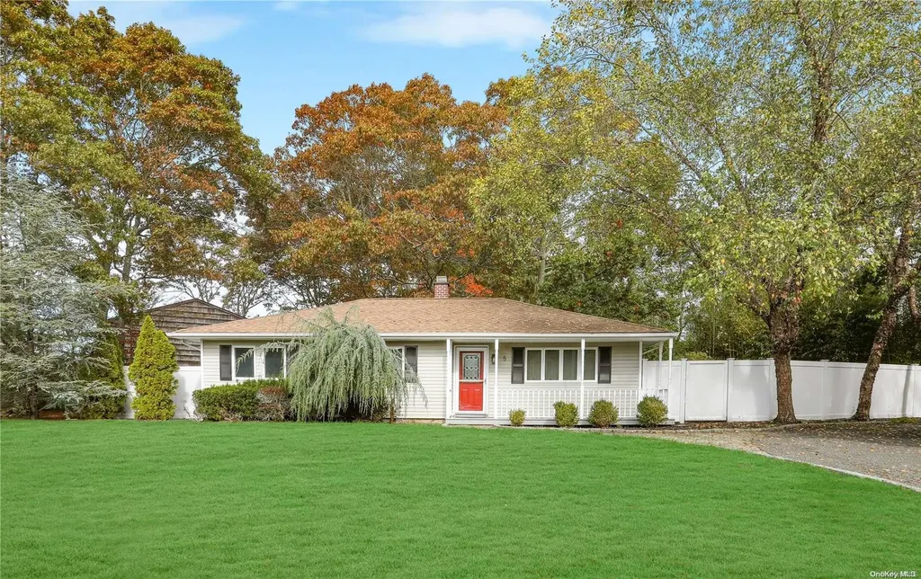 5 Donack Lane Bellport NY 11713
