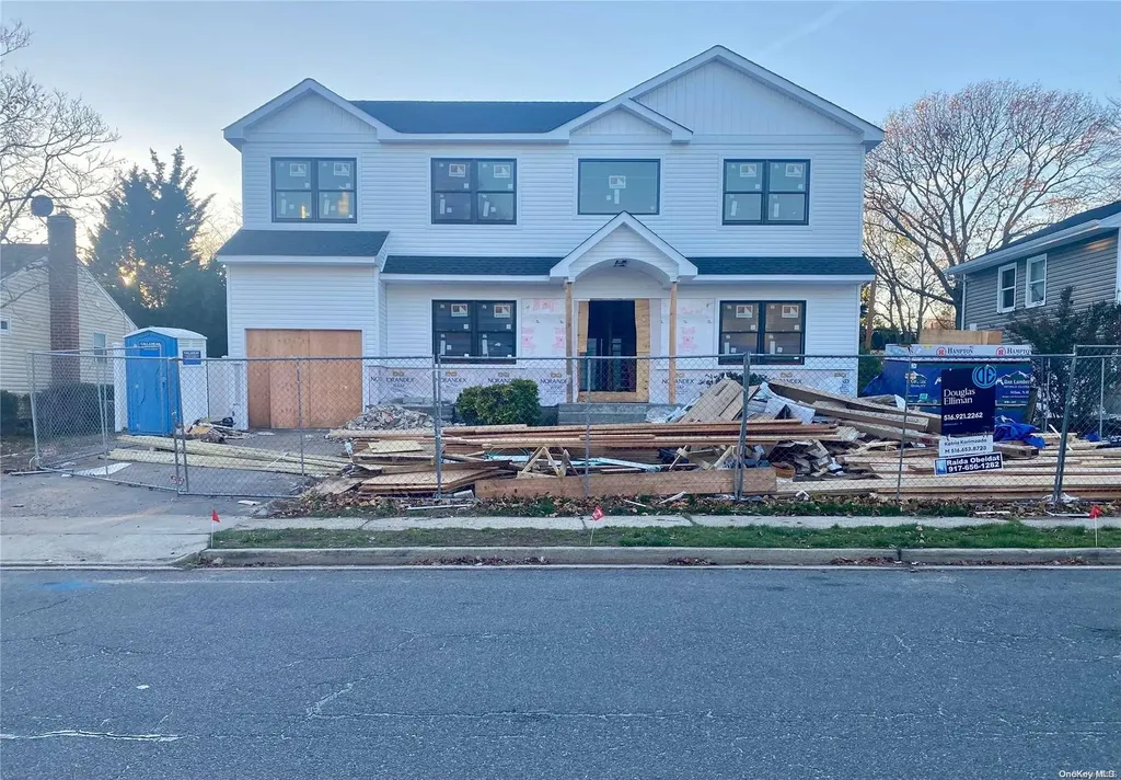 10 Margaret Drive Plainview NY 11803