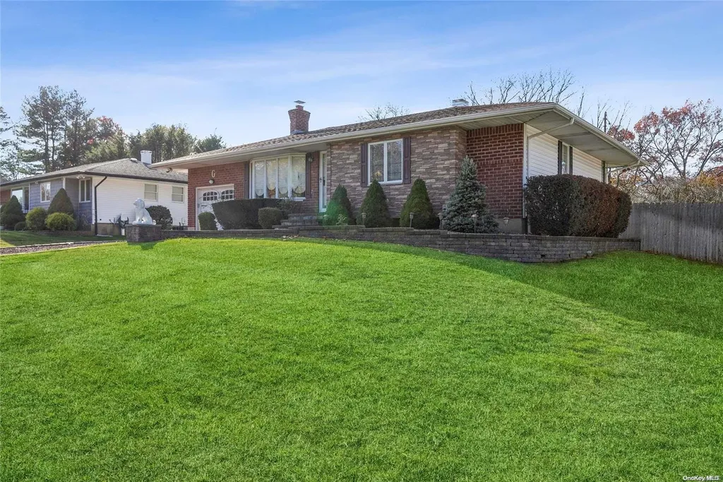 8 August Crescent Commack NY 11725
