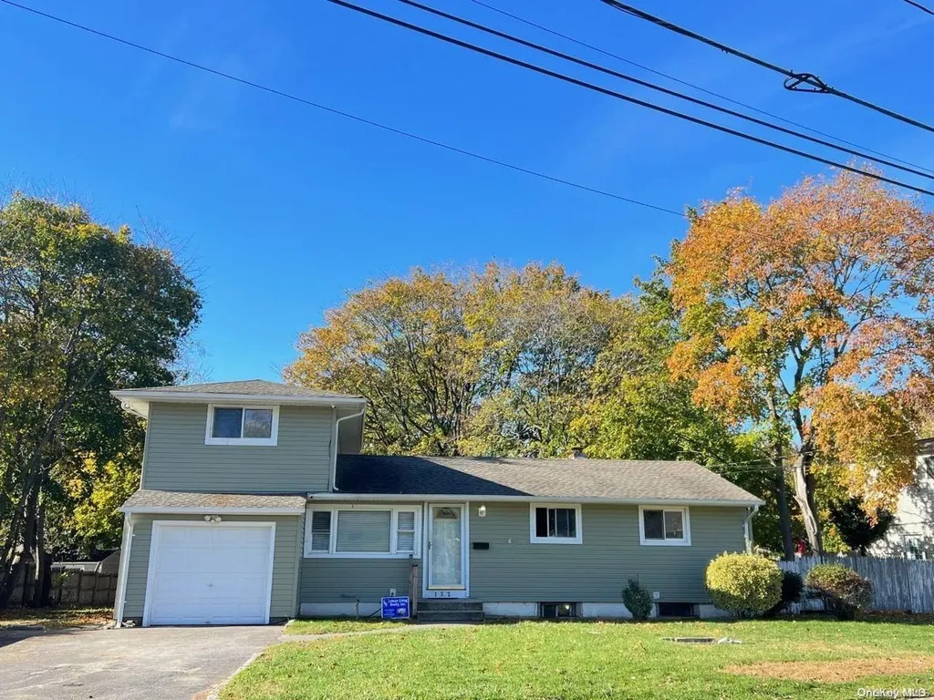 132 Applegate Drive Central Islip NY 11722