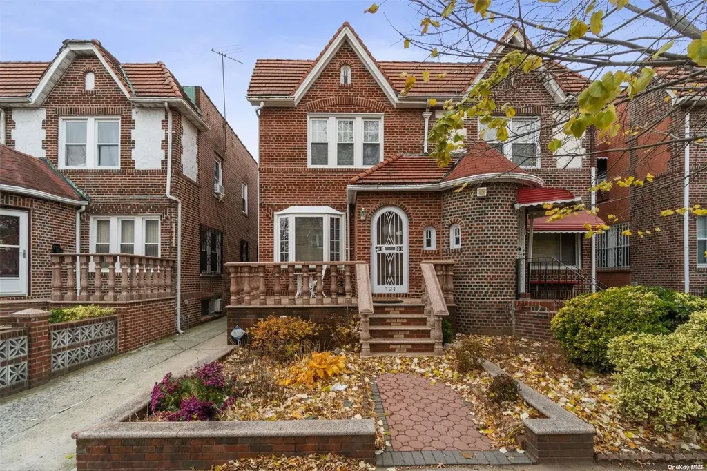 724 E 49th Street Brooklyn NY 11203