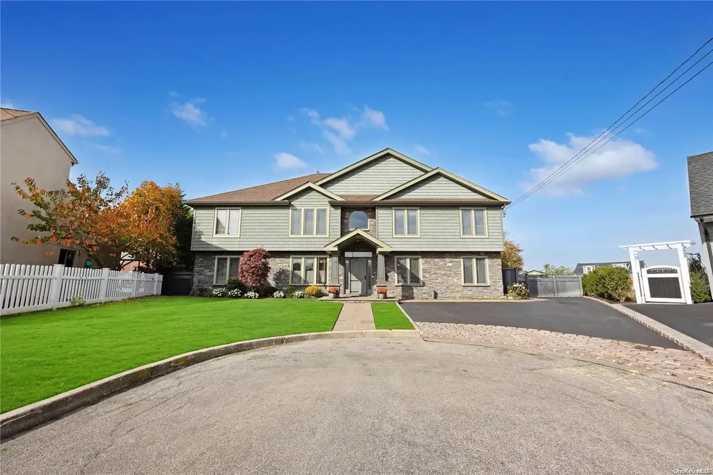 41 Shore Road Amityville NY 11701
