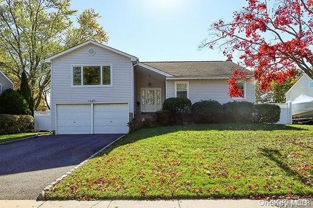 14 Primrose Lane Kings Park NY 11754