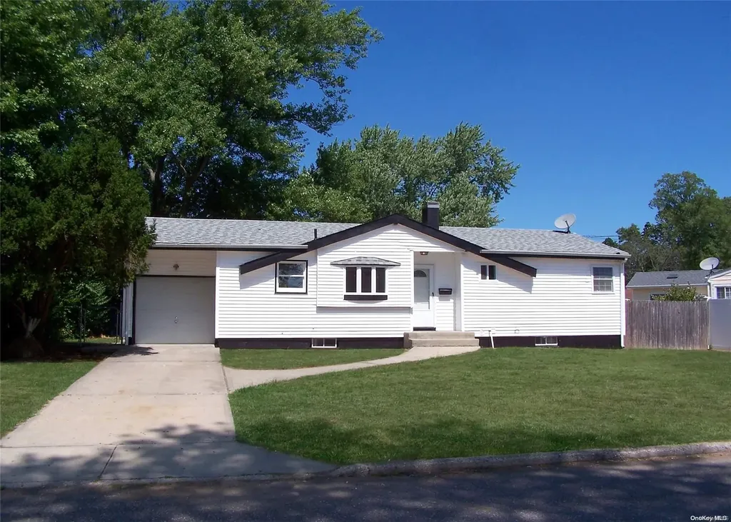 55 Magnolia Street Central Islip NY 11722