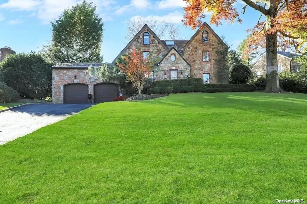 272 Chapel Road Manhasset NY 11030