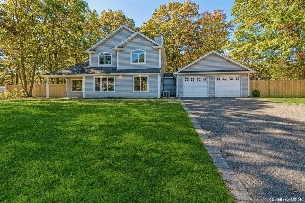 6 Pine Cone Lane Islandia NY 11749