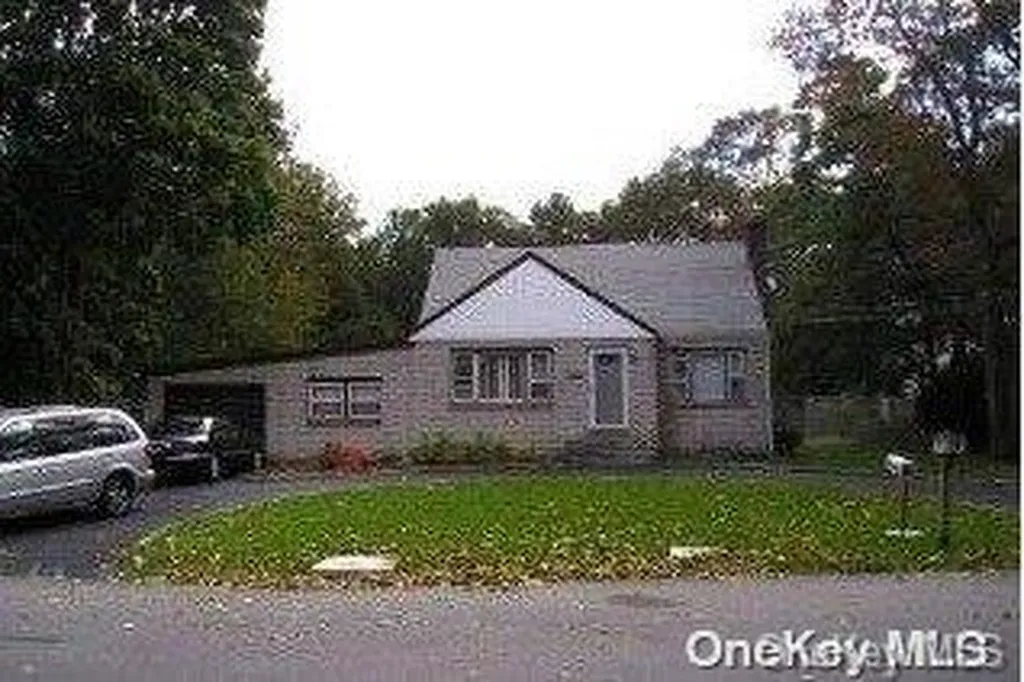 30 Beaver Dam Road Islip NY 11751
