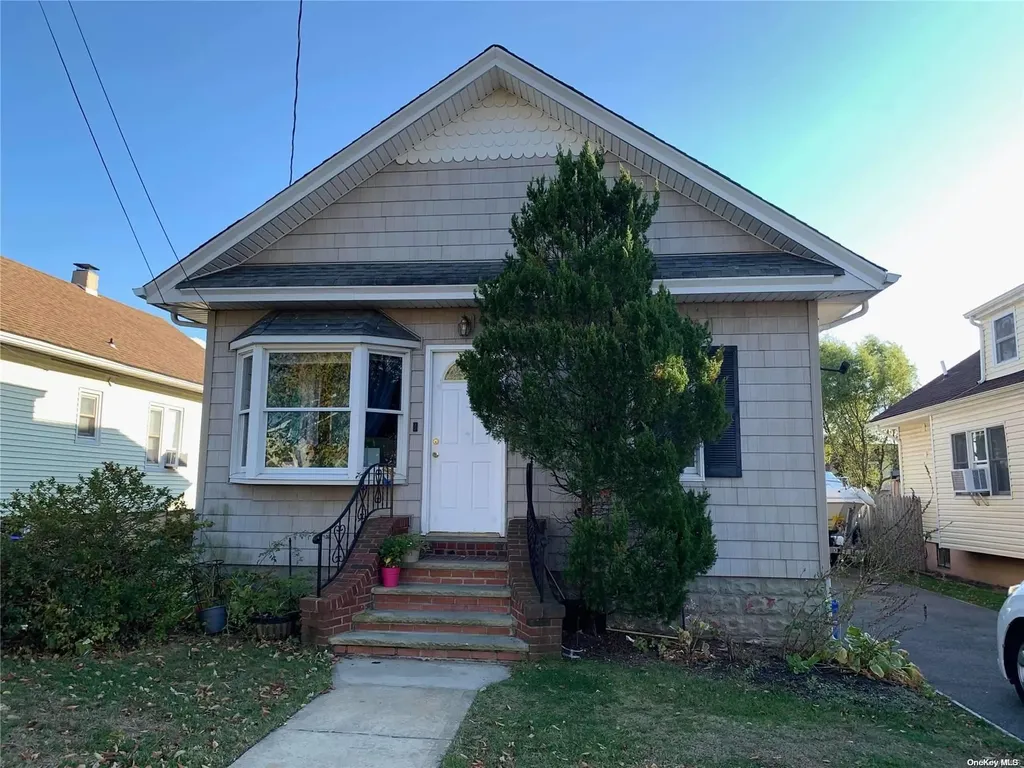 537 Archer Street Freeport NY 11520