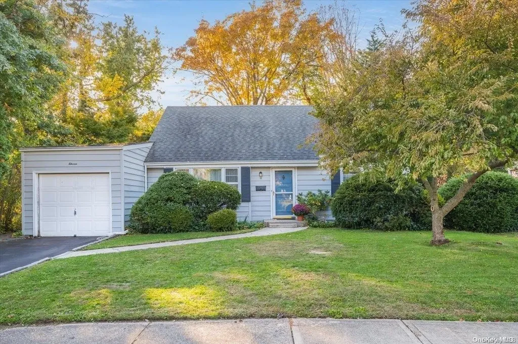11 Hamilton Square Glen Head NY 11545