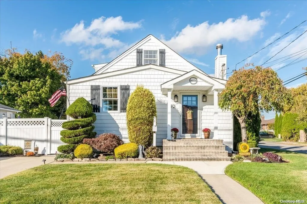 92 Thomas Avenue Bethpage NY 11714