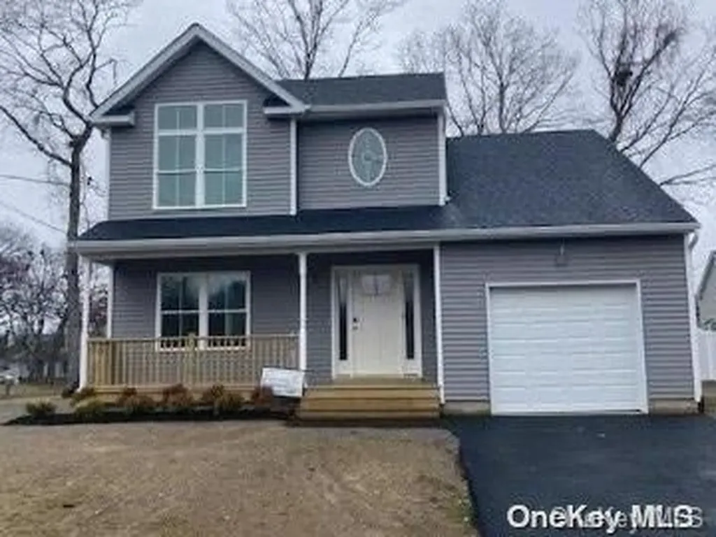 23 Tipton Drive W Shirley NY 11967