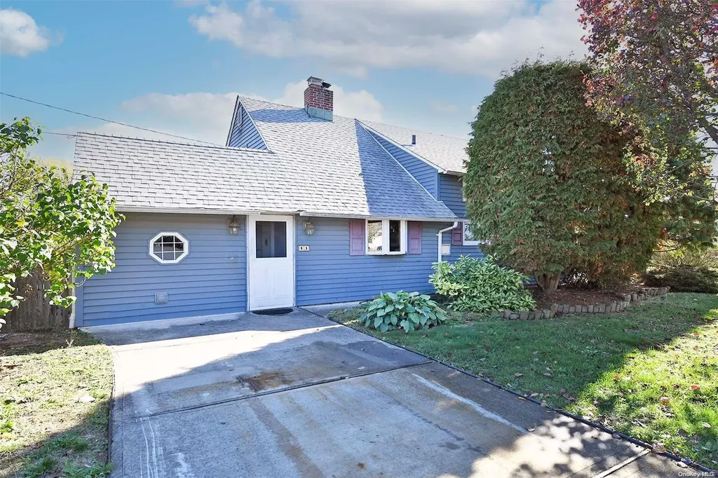 41 Sky Lane Levittown NY 11756