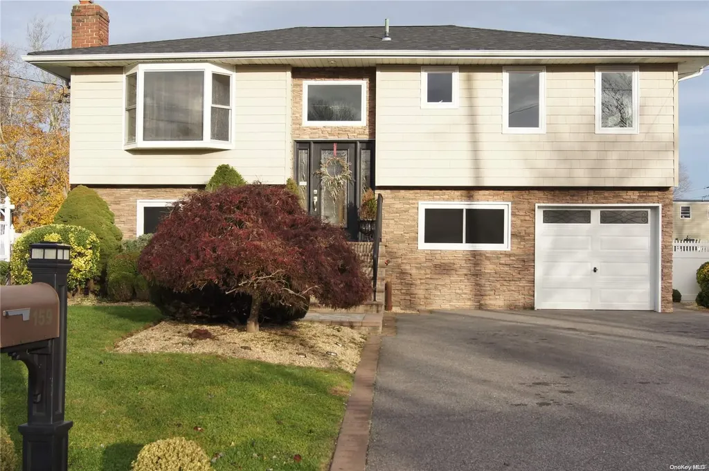159 Connetquot Road Oakdale NY 11769