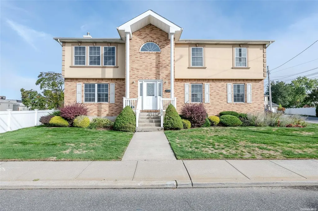 2937 Oceanside Road Oceanside NY 11572