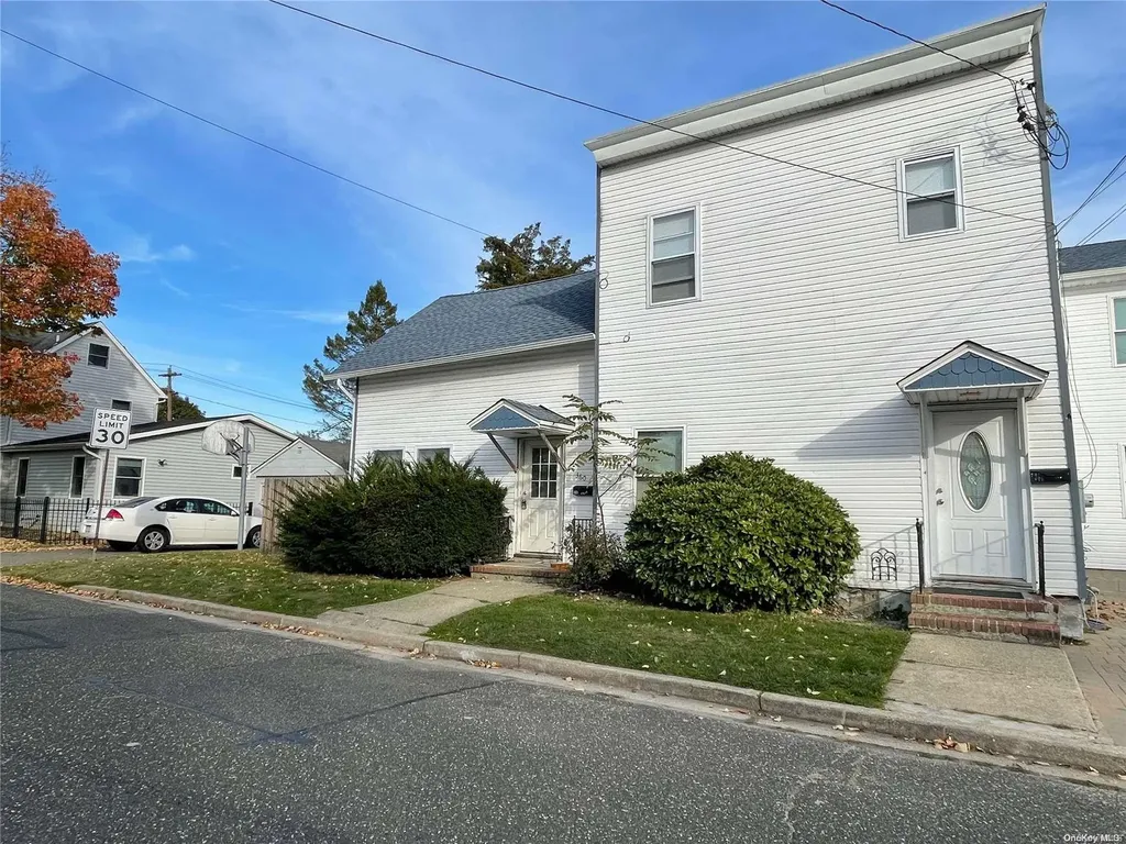 360 Albany Avenue Lindenhurst NY 11757