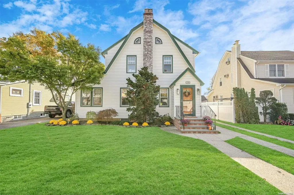 528 Wateredge Avenue Baldwin NY 11510