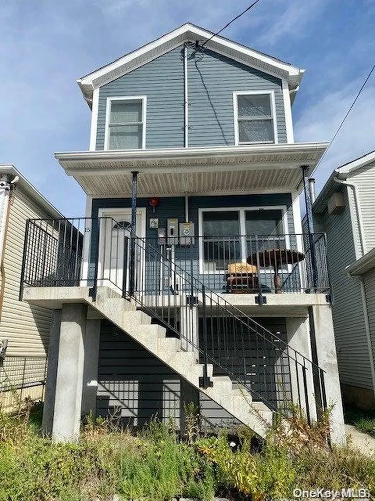 15 E 6th Road Broad Channel NY 11693