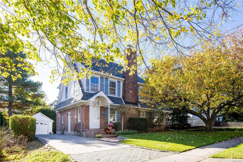 60 Vanderbilt Avenue Manhasset NY 11030