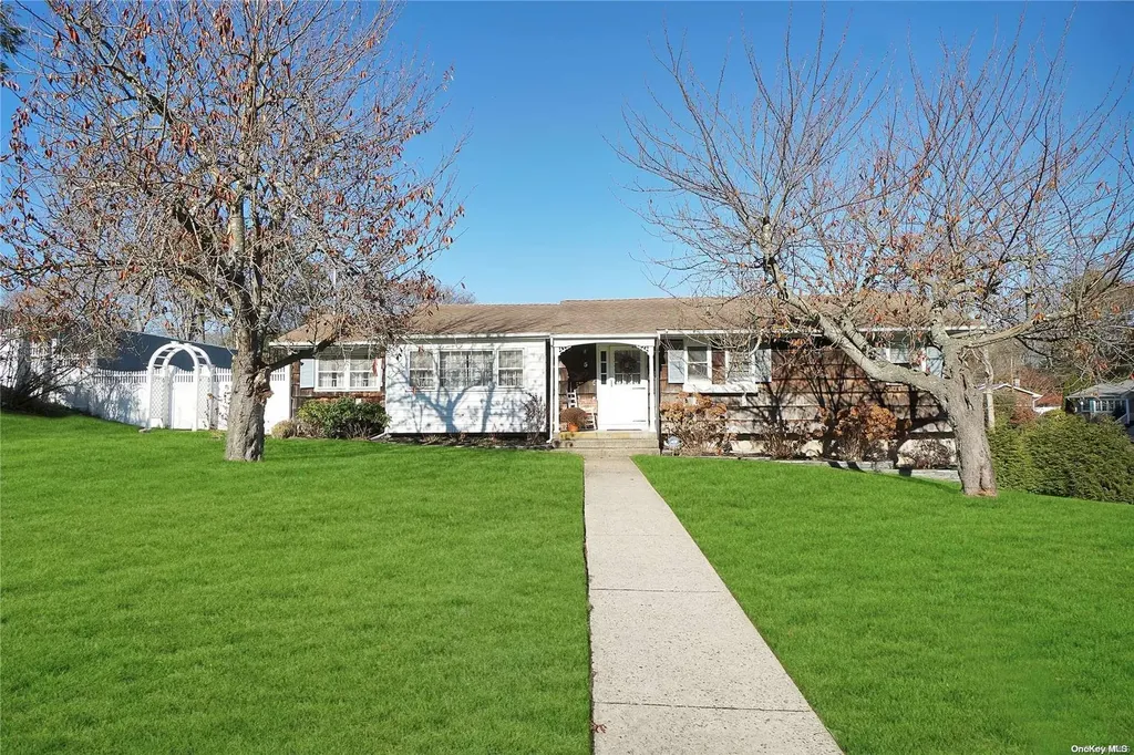 5 Chivalry Lane Nesconset NY 11767