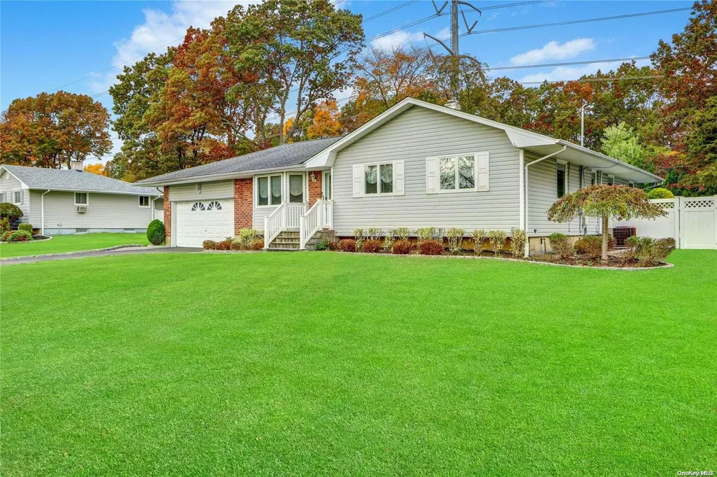 28 Heron Lane Commack NY 11725