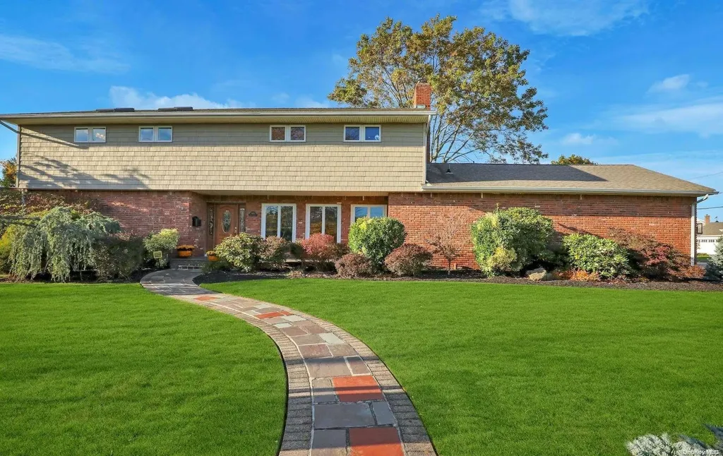 100 Cedar Lane Babylon NY 11702