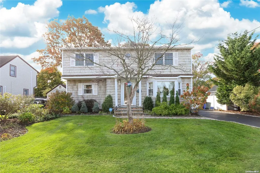 320 George Street West Islip NY 11795