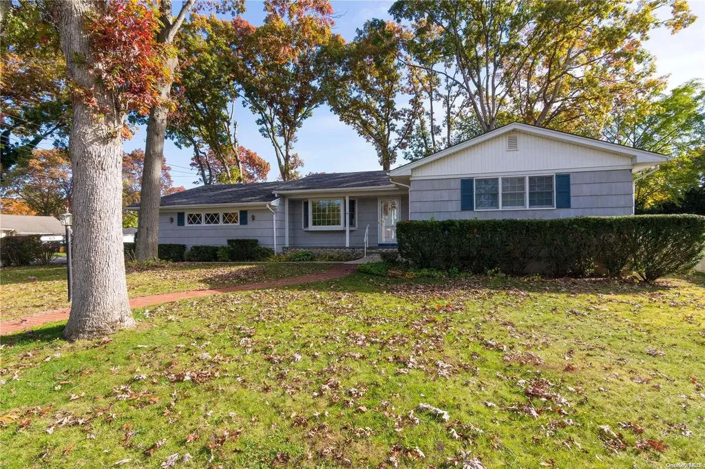 65 Toomey Road West Islip NY 11795