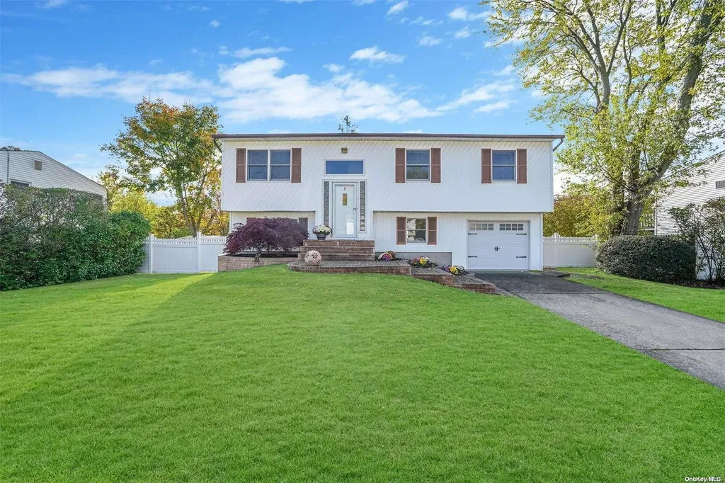 8 Impala Drive Centereach NY 11720
