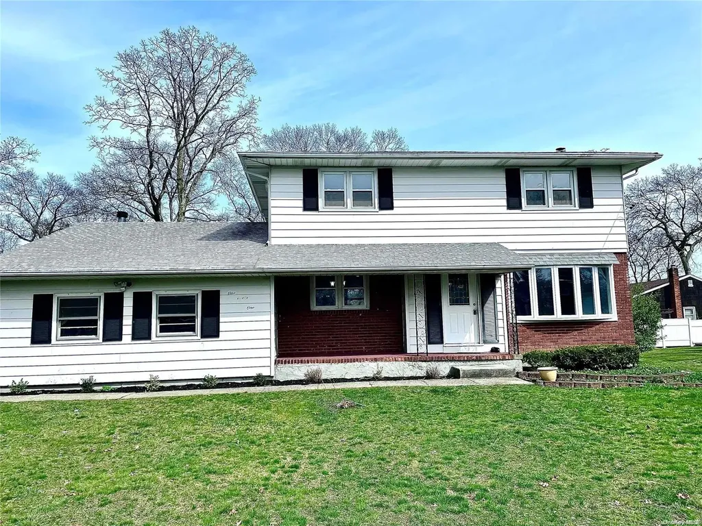 121 Governor Avenue West Babylon NY 11704