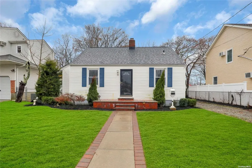 19 Revere Avenue Bethpage NY 11714