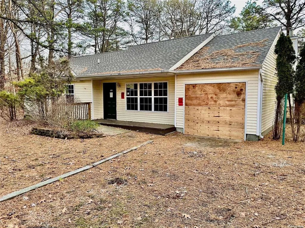 752 Hamilton Avenue Westhampton Beach NY 11978