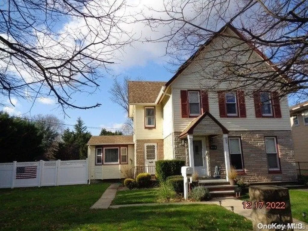 2526 Central Avenue Baldwin NY 11510