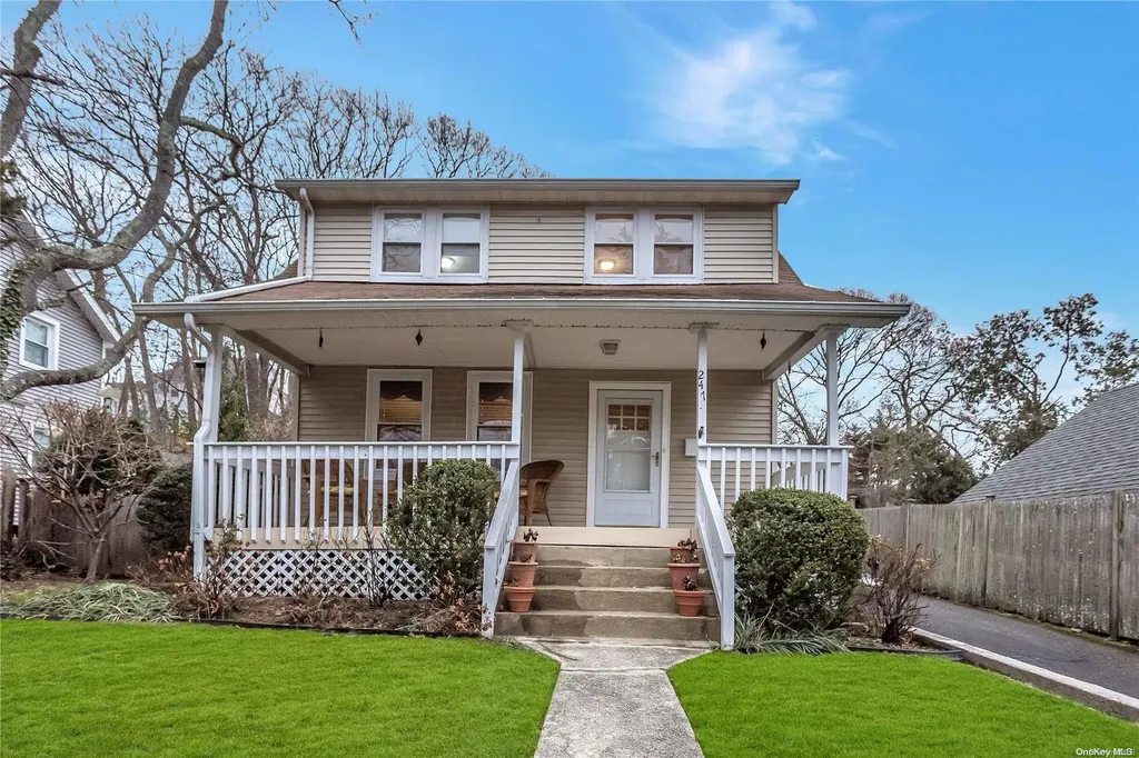 247 Anstice Street Oyster Bay NY 11771