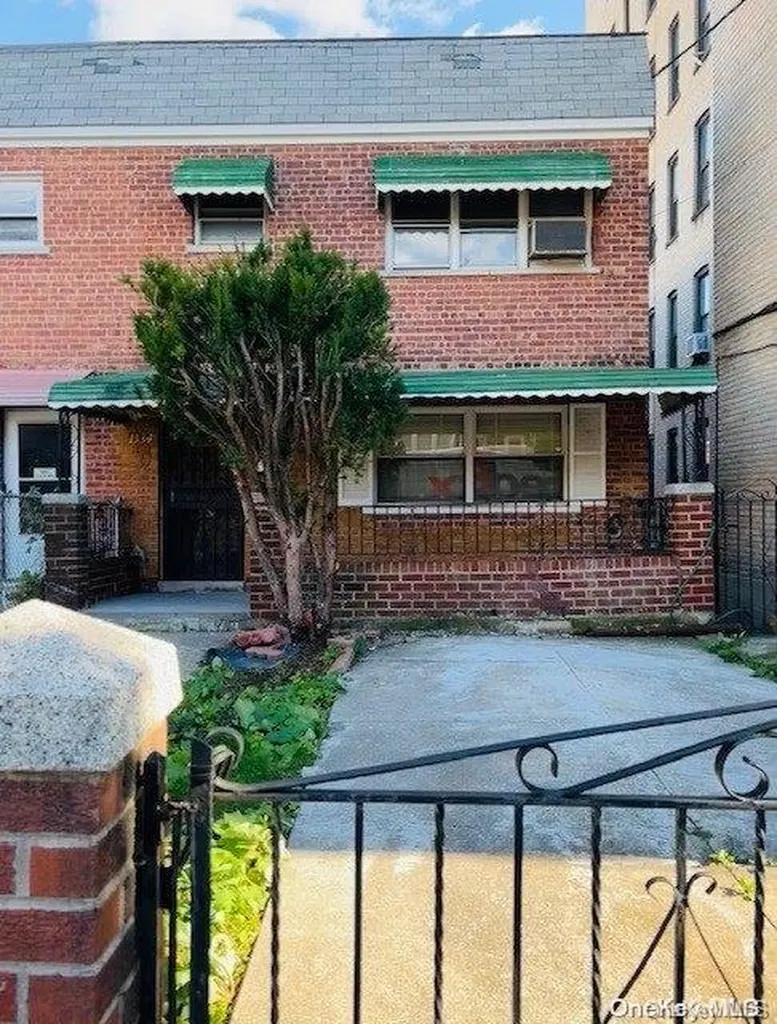 1334 Commonwealth Avenue Bronx NY 10472