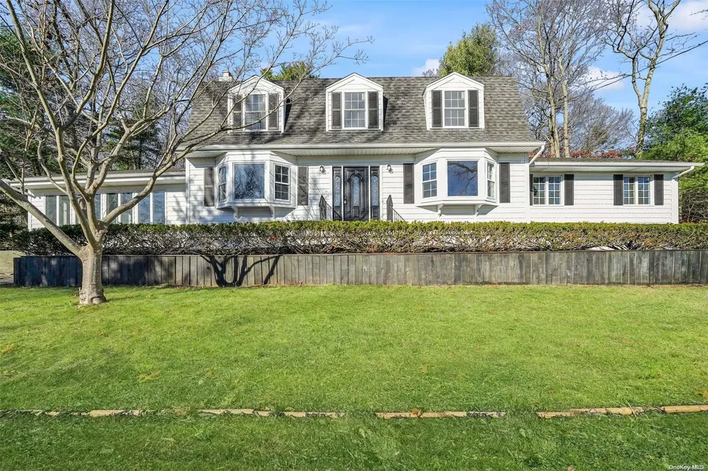 7 Bridle Path Road Smithtown NY 11787