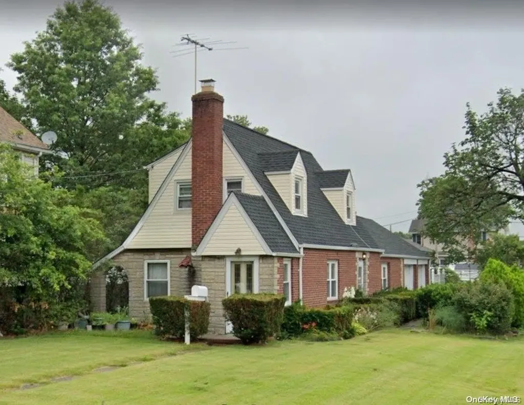 40 6th Avenue New Hyde Park NY 11040