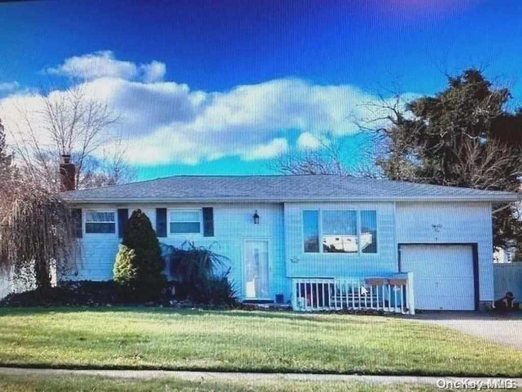 4 Comanche Lane Commack NY 11725