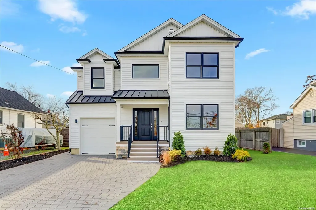 2592 Hewlett Lane Bellmore NY 11710