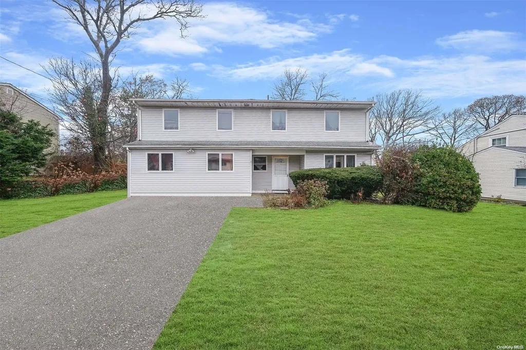 18 Bart Drive Selden NY 11784