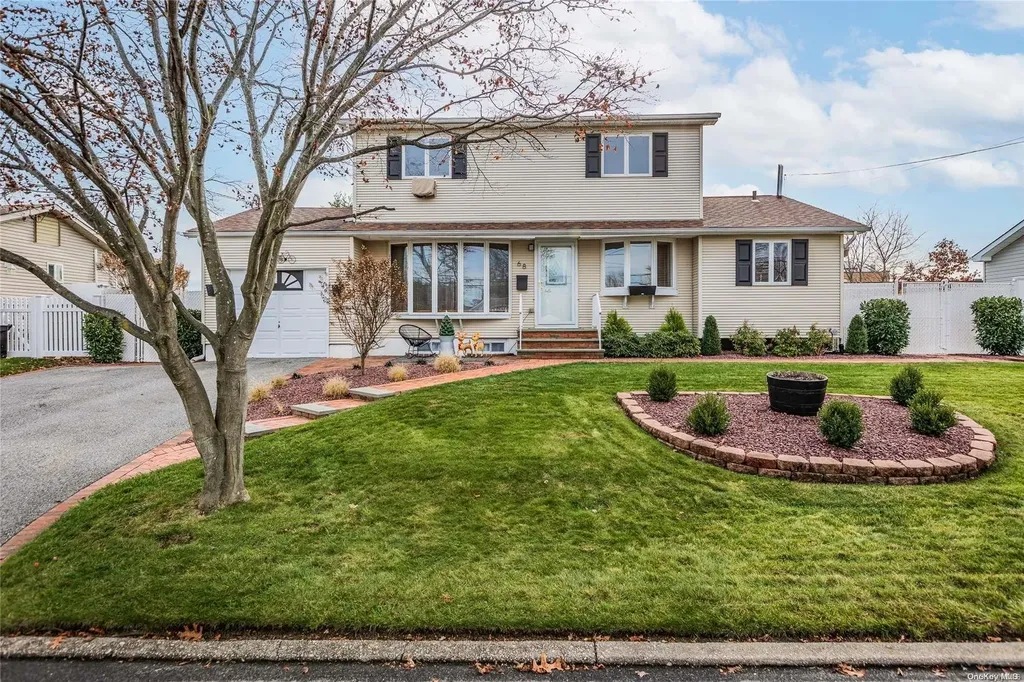 68 Udalia Road West Islip NY 11795
