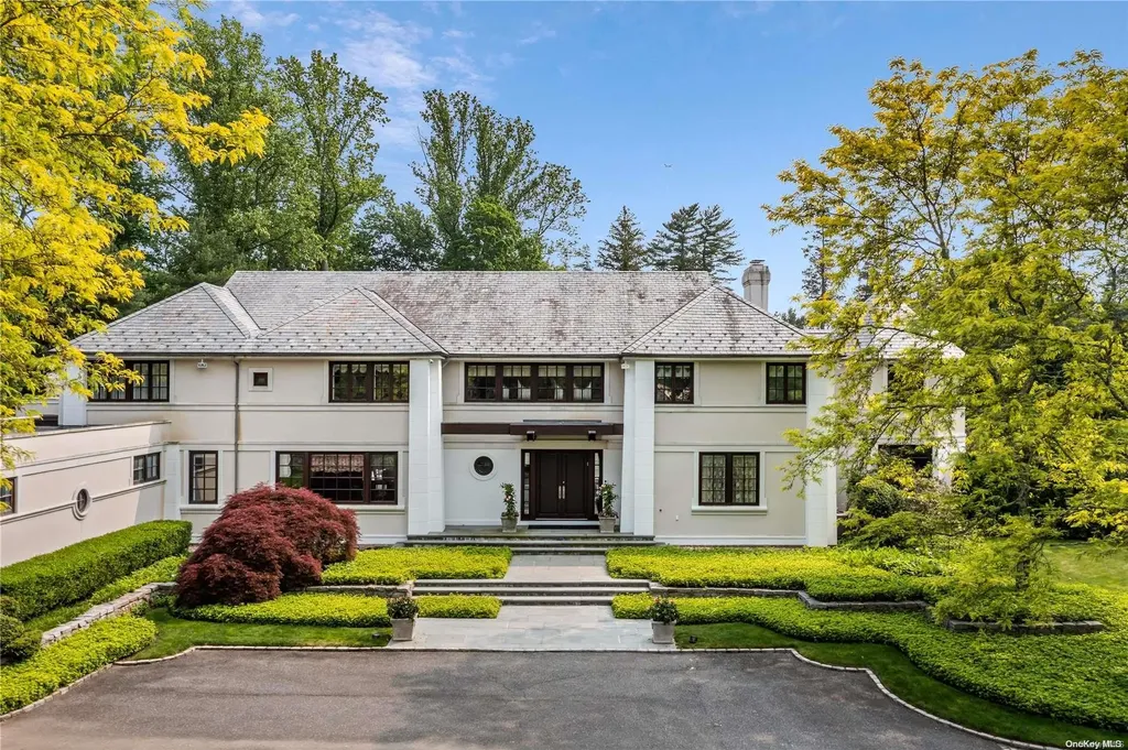2 Saddle Ridge Road Old Westbury NY 11568
