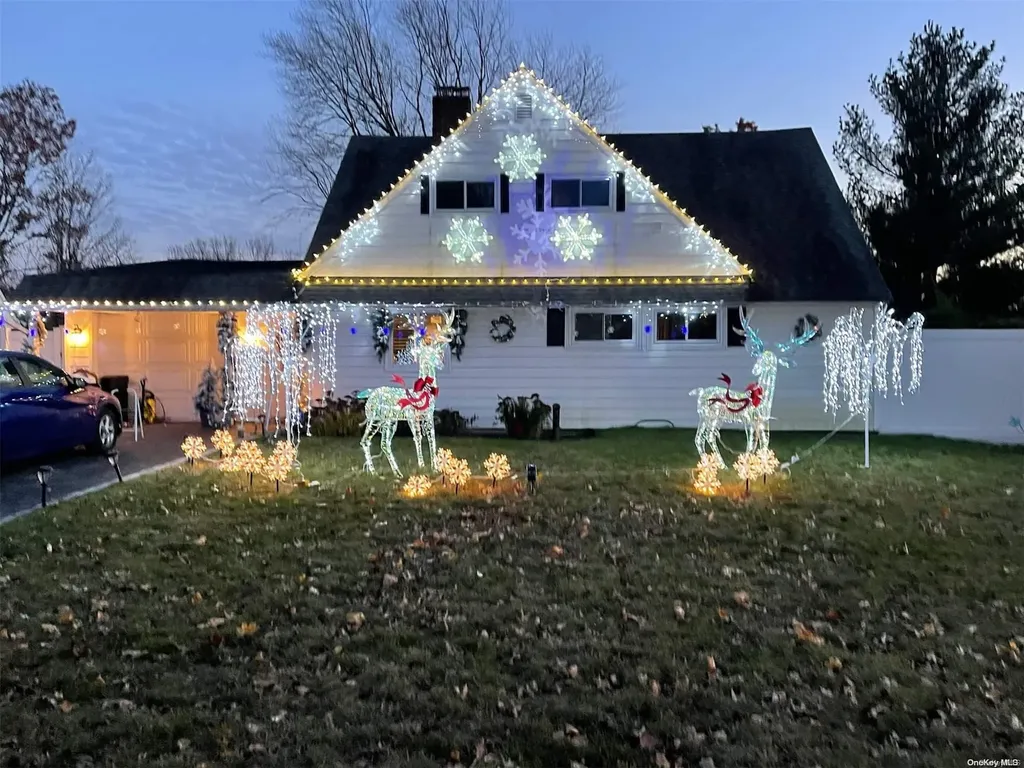 22 Wayside Lane Wantagh NY 11793