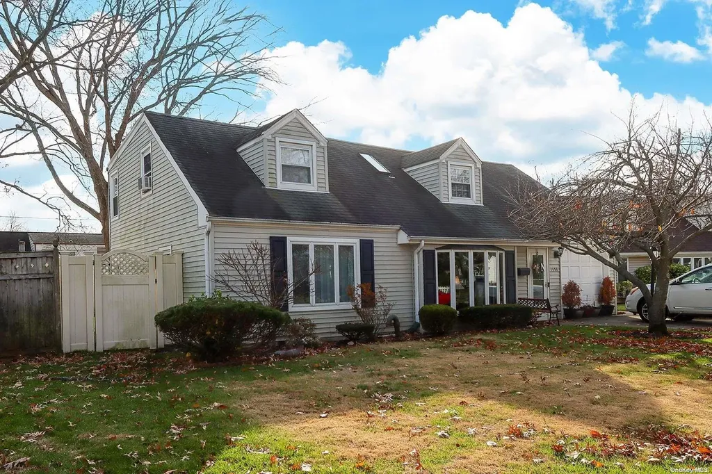 1353 Harry Lane Merrick NY 11566
