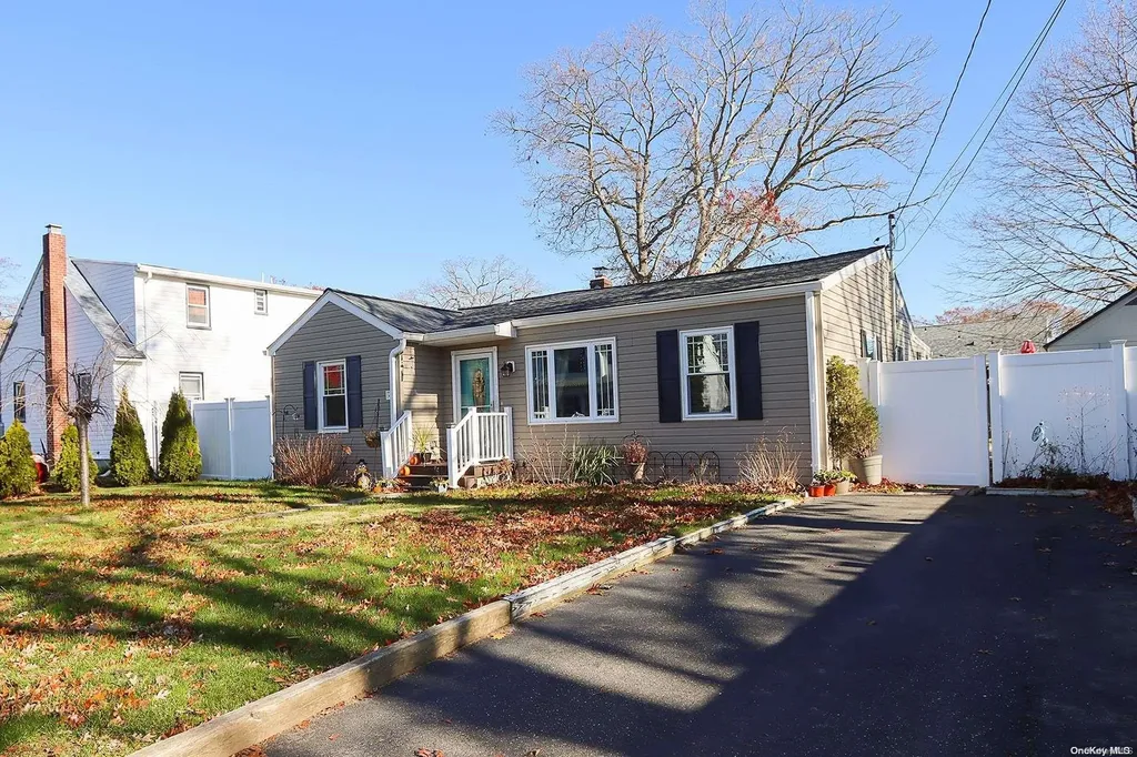3 Wilmarth Place Patchogue NY 11772