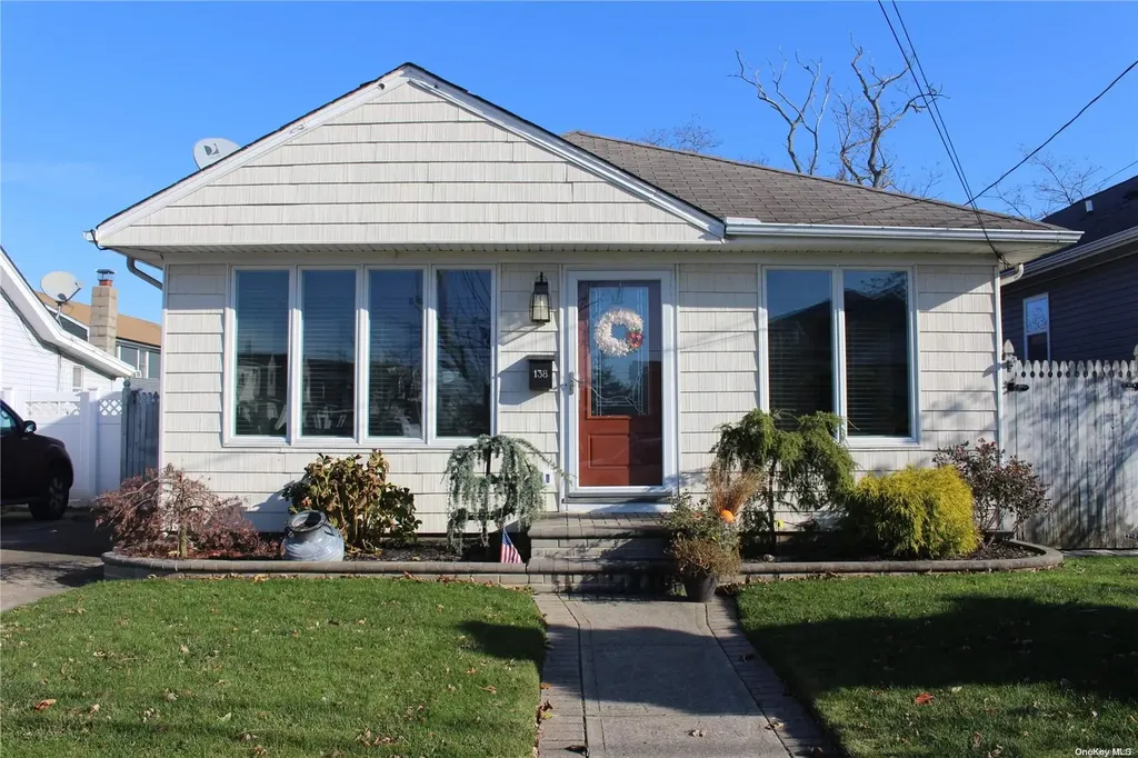 138 Coolidge Avenue Amity Harbor NY 11701